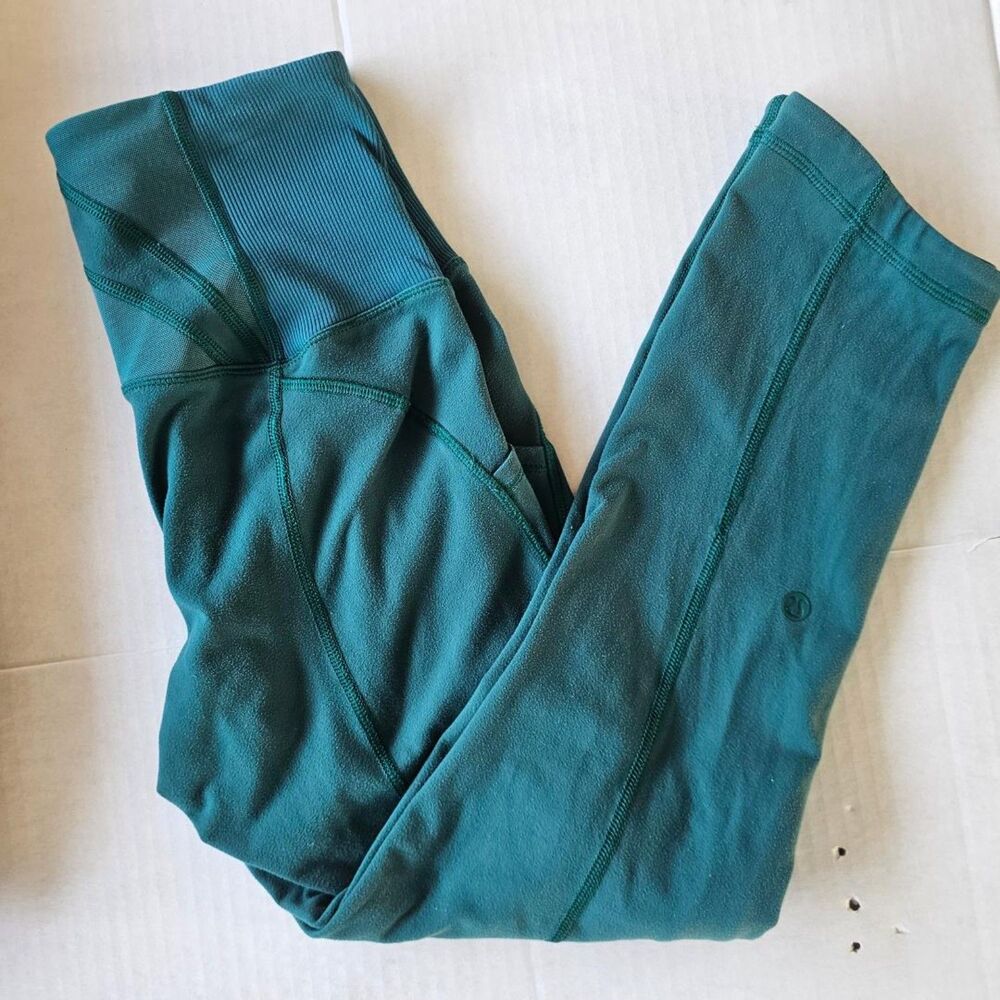Lululemon High-Rise Run Crops Women's Size 2 | Mesh Panels + Angled Hem- EUC‎